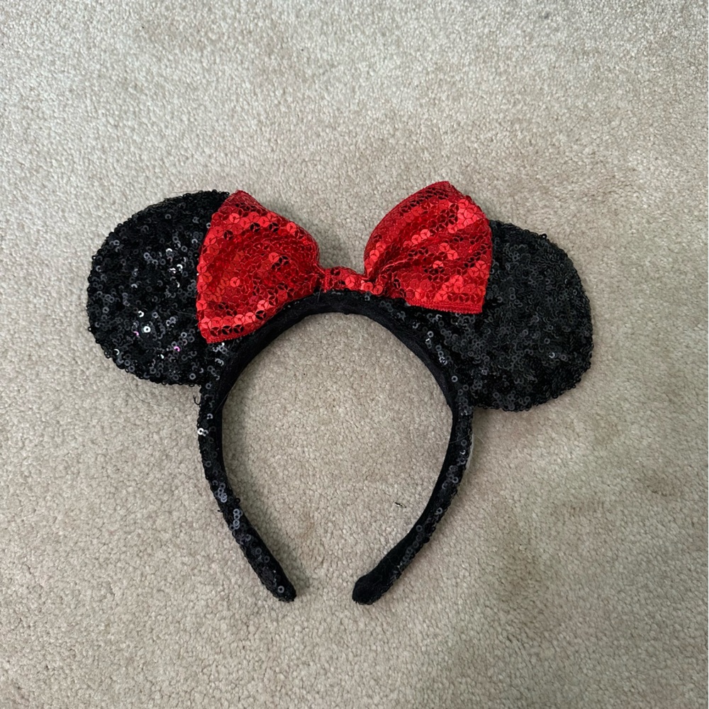 Minnie Mouse Sequin Black and Red Bow Headband